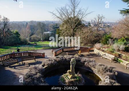 Blick auf den Winter von den Terrace Gardens auf Richmond Hill über die Themse, England. Stockfoto