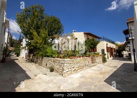 Das malerische Dorf Omodos im Troodos-Gebirge, Zypern Stockfoto