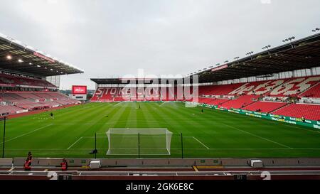 Gesamtansicht des bet365 Stadions vor dem Spiel Bild von Steve Flynn/AHPIX.com, Fußball: Carabao Cup 2. Runde Spiel Stoke City -V- Doncaster RO Stockfoto