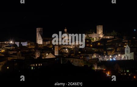 Die Stadt San Francesco hat eine lange Geschichte mit wichtigen römischen, mittelalterlichen und Renaissance-Überresten. Stockfoto