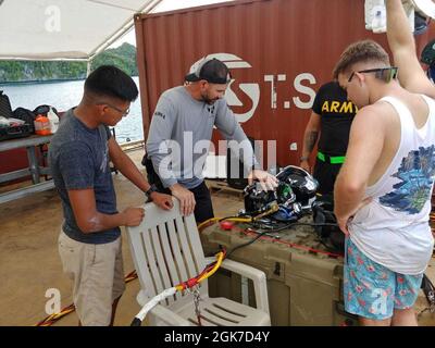 7th Engineer Support Bataillon Marines unterstützte Project Recover und Legion Underwater Services bei der Wiederherstellung und der Heimholung von MIA US-Truppen aus dem Ersten Weltkrieg. Stockfoto