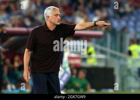 Rom, Italien. September 2021. Rom, Italien September 12 2021. Jose Mourinho reagiert während des Tim-Spiels der Serie A zwischen AS Roma und US Sassuolo Calcio im Stadio Olimpico in Rom (Foto: Giuseppe Fama/Pacific Press/Sipa USA) Credit: SIPA USA/Alamy Live News Stockfoto