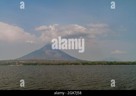 Ometepe Insel in Nicaragua See. Vulkane Concepcion links und Maderas rechts. Stockfoto