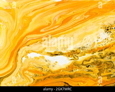 Orangefarbene Kulissen in Herbsttönen, kreativer, handgemalter Hintergrund, fließende Kunst, Marmorstruktur, Acrylmalerei auf Leinwand. Moderne Kunst. Zeitgenössisch Stockfoto
