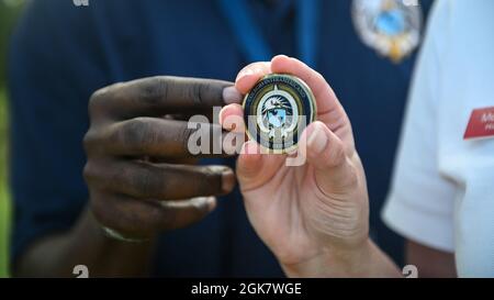 Mitarbeiter, Dozenten und Studenten des InterAmerican Defense College besuchen George Washingtons Mt. Vernon Residence, Mt. Vernon, VA., 30. August 2021. Das Konzessionsgebiet ist ein amerikanisches Wahrzeichen und eine ehemalige Plantage von George Washington, dem ersten Präsidenten der Vereinigten Staaten und seiner Frau Martha. Das Anwesen liegt am Ufer des Flusses Potomac. Stockfoto