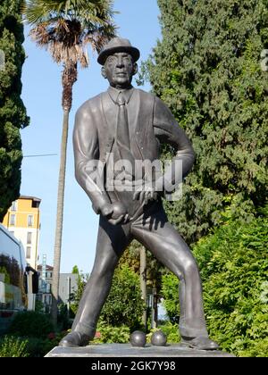 Statue des deutschen Bundeskanzlers Konrad Adenauer, Cadenabbia, Comer See. Italien Stockfoto