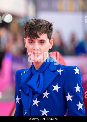 Max Harwood kommt zur Weltpremiere von Everybody's Talking About Jamie in der Royal Festival Hall in London. Bilddatum: Montag, 13. September 2021. Stockfoto