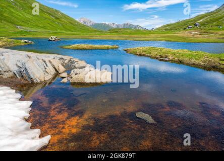 Schöne Landschaft am Kleinen Sankt Bernhard Pass an einem Sommernachmittag, zwischen Italien und Frankreich. Stockfoto