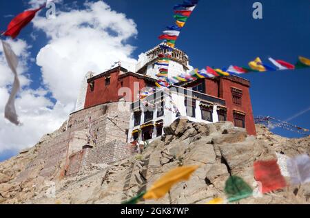 Namgyal Tsemo Gompa mit Gebetsfahnen - Leh - Ladakh - Jammu und Kaschmir - Indien Stockfoto