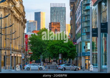 Blick auf zeitgenössische Architektur von Exchange Street, Manchester, Lancashire, England, Großbritannien, Europa Stockfoto