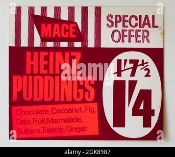 Vintage 1960er Shop Preiskarte - Heinz Puddings Stockfoto