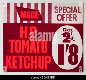 Karte mit Preisdisplay für den Vintage-Shop der 1960er-Jahre – HP Tomatenketchup Stockfoto