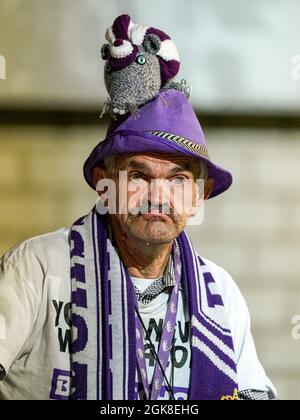 ANTWERPEN, BELGIEN - 13. SEPTEMBER: Fan-Fan von Beerschot während des Jupiler Pro League-Spiels zwischen K. Beerschot v.a. und STVV im Olympischen Stadion am 13. September 2021 in Antwerpen, Belgien (Foto: Jeroen Meuwsen/Orange Picturs) Stockfoto