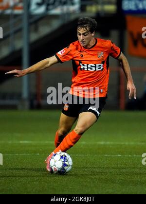VOLENDAM, NIEDERLANDE - 13. SEPTEMBER: Gaetano Oristano vom FC Volendam während des Keukenkampioen Divisie-Spiels zwischen FC Volendam und Roda JC im Kras Stadion am 13. September 2021 in Volendam, Niederlande (Foto: Rene Nijhuis/Orange Picches) Stockfoto