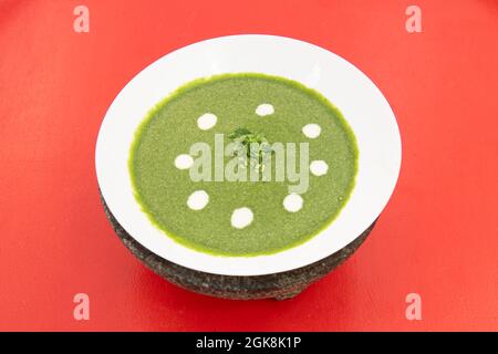 Mexikanische salzige Mais-Chileatole-Suppe Stockfoto