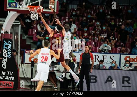 Venedig, Italien. September 2021. Mitchell Watt (Umana Reyer Venezia) durante Umana Reyer Venezia VS UNAHOTELS Reggio Emilia, Basket Supercoppa Italyana in Venezia, Italia, 13 settembre 2021 Quelle: Independent Photo Agency/Alamy Live News Stockfoto