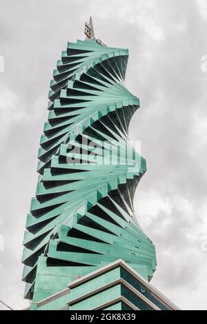 PANAMA CITY, PANAMA - 30. MAI 2016: F&F Tower Wolkenkratzer in Panama City Stockfoto