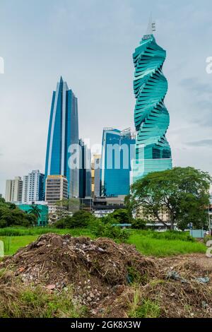 PANAMA CITY, PANAMA - 30. MAI 2016: Skyline von Wolkenkratzern in Panama City Stockfoto