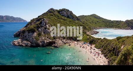 Der beliebte Strand von Porto Timoni auf der Insel Korfu, Griechenland Stockfoto