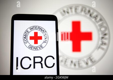 In dieser Abbildung ist ein Logo des Internationalen Komitees vom Roten Kreuz (IKRK) auf einem Smartphone-Bildschirm zu sehen. Stockfoto