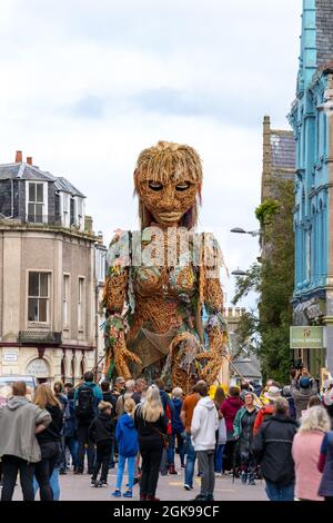 12. September 2021. Nairn, Highlands, Schottland, Großbritannien. Das ist STURM - 'die Ozeane steigen, und so ist STURM. Von den Machern von Big man Walking kommt ein f Stockfoto