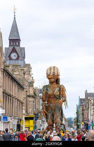 12. September 2021. Nairn, Highlands, Schottland, Großbritannien. Das ist STURM - 'die Ozeane steigen, und so ist STURM. Von den Machern von Big man Walking kommt ein f Stockfoto