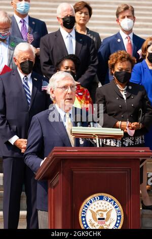 Washington DC, USA. September 2021. Mitch McConnell (R-KY), der Vorsitzende der Senatsminorität, spricht während einer Zeremonie über die Capitol Steps zum Gedenken an die Opfer der Anschläge vom 11. September. Kredit: Allison Bailey/Alamy Live Nachrichten Stockfoto