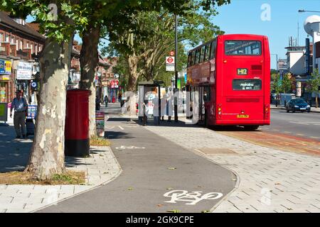 Bushaltestelle Rayners Lane Stockfoto