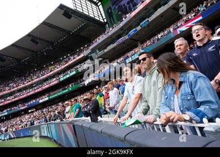 MELBOURNE, AUSTRALIEN - 26. DEZEMBER: Cricket-Fans am ersten Tag des zweiten Testspieles der Serie zwischen Australien und Neuseeland auf dem Melbourne Cricket Ground am 26. Dezember 2019 in Melbourne, Australien. Kredit: Dave Hewison/Speed Media/Alamy Live Nachrichten Stockfoto