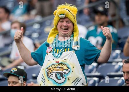 Houston, TX, USA. September 2021. Ein Fan von Jacksonville Jaguars vor einem NFL-Fußballspiel zwischen den Jacksonville Jaguars und den Houston Texans im NRG Stadium in Houston, TX. Die Texaner gewannen das Spiel 37 bis 21.Trask Smith/CSM/Alamy Live News Stockfoto