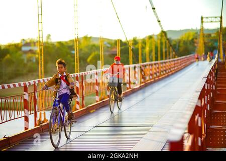 Schöne Brücke in Kon TUM Provinz Zentralvietnam Stockfoto