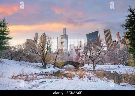 Gapstow Bridge im Winter, Central Park New York City Stockfoto