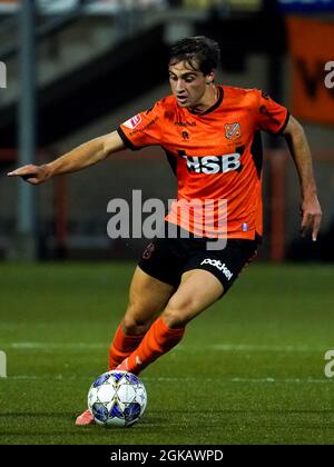 VOLENDAM, NIEDERLANDE - 13. SEPTEMBER: Gaetano Oristano vom FC Volendam während des Keukenkampioen Divisie-Spiels zwischen FC Volendam und Roda JC im Kras Stadion am 13. September 2021 in Volendam, Niederlande (Foto: Rene Nijhuis/Orange Picches) Stockfoto
