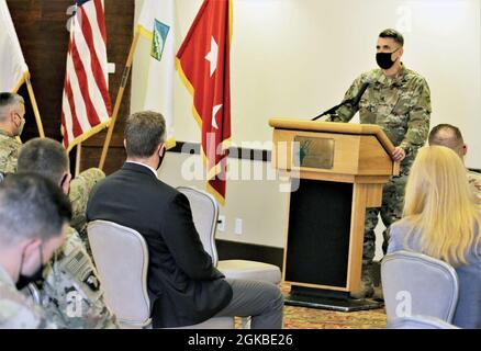 FORT CARSON, Colorado – der Generalmajor Matthew W. McFarlane, Kommandant der 4. Infanterie-Division und Fort Carson, spricht während der Nothilfekampagne der Fort Carson Army, die am 3. März 2021 im Elkhorn Conference Center gestartet wurde. McFarlane sagte, dass es bei der Kampagne darum geht, jedem Soldaten die Möglichkeit zu geben. Stockfoto