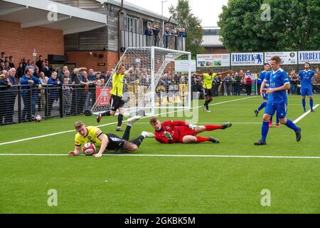 Worksop Town Football Club gegründet in 1861 Welten viertältesten Verein spielen Newport Pagnell Town in der 2021-21 FA Cup erste Qualifikationsrunde Stockfoto