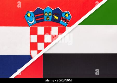Kroatien und Vereinigte Arabische Emirate oder VAE, Symbol des Landes. Kroatische gegen emiratische Nationalflaggen. Stockfoto