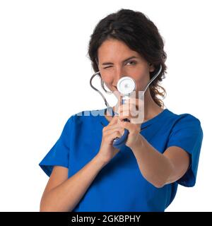 Porträt einer schönen jungen Ärztin Krankenschwester mit Stethoskop isoliert auf weißem Hintergrund Stockfoto