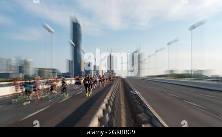 Dynamischer Zoom-Effekt beim Vienna City Marathon Stockfoto