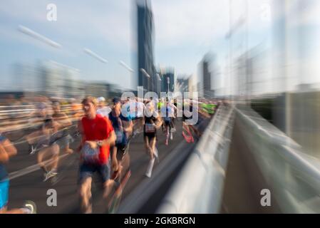 Dynamischer Zoom-Effekt beim Vienna City Marathon Stockfoto