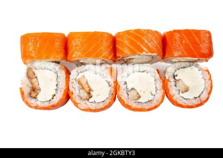Japanische Fisch-Sushi-Rollen einstellen. Sushi-Brötchen mit Lachs, gesmoktem Aal und Frischkäse auf weißem Hintergrund. Leckere und frische philadelphia Sushi-Brötchen Stockfoto