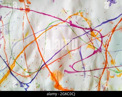 Abstrakte Aquarelllinien - Pinselstriche Hintergrund auf Papier. Nahaufnahme Stockfoto