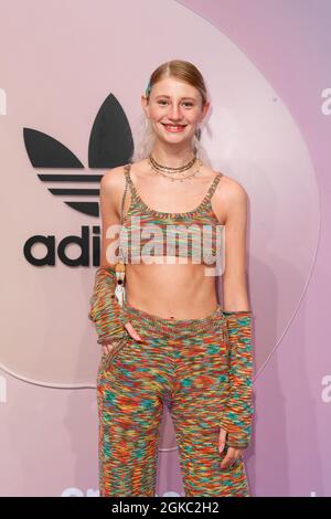 Berlin, Deutschland. September 2021. Trixi Giese kommt zur Adidas-Show im Kraftwerk. Die About You, die Re-Fashion Week, ist seit 2021 Teil der Berlin Fashion Week. About You Fashion Week läuft vom 11. Bis 15. September 2021. Quelle: Gerald Matzka/dpa/Alamy Live News Stockfoto