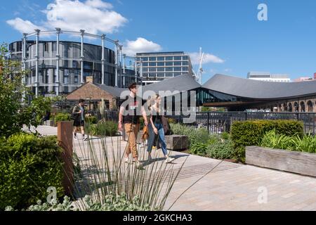 Coal Drops Yard und King's Cross Triplets, London, Großbritannien Stockfoto