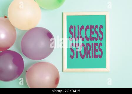 Schreiben von Success Stories mit Text. Geschäftsidee Geschichte von etwas oder jemand, der großen Erfolg erzielt bunte Party Einladung Designs Stockfoto