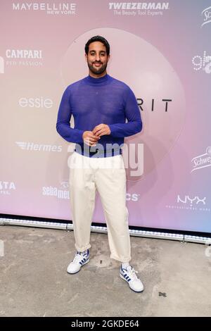 Berlin, Deutschland. September 2021. Sami Slimani kommt zur Esprit Show im Kraftwerk. Die About You, die Re-Fashion Week, ist seit 2021 Teil der Berlin Fashion Week. About You Fashion Week läuft vom 11. Bis 15. September 2021. Quelle: Gerald Matzka/dpa/Alamy Live News Stockfoto