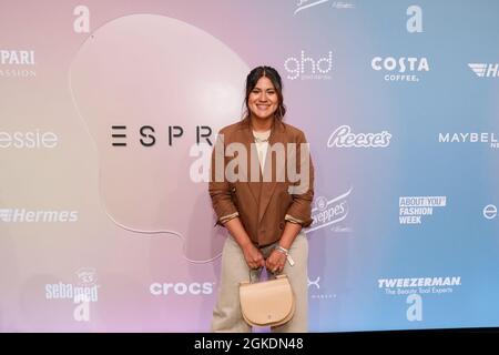 Berlin, Deutschland. September 2021. Stephanie Brungs kommt zur Esprit Show im Kraftwerk. About You, die Re-Fashion Week, ist seit 2021 Teil der Berlin Fashion Week. About You Fashion Week läuft vom 11. Bis 15. September 2021. Quelle: Gerald Matzka/dpa/Alamy Live News Stockfoto