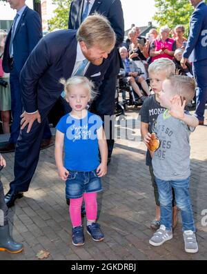 Heeten, Niederlande. September 2021. König Willem-Alexander von den Niederlanden am 13. September 2021 im Kultushuis Trefpunt in Heeten während eines regionalen Besuchs in Salland Quelle: Albert Nieboer/Netherlands OUT/Point de Vue OUT/dpa/Alamy Live News Stockfoto