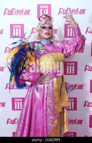 Anubis, eine der Drag Queens, die in der neuesten Serie von RuPauls Drag Race UK gegeneinander antreten, nimmt an einem Fotoanruf im Loft, Soho Works in London Teil. Bilddatum: Dienstag, 14. September 2021. Stockfoto