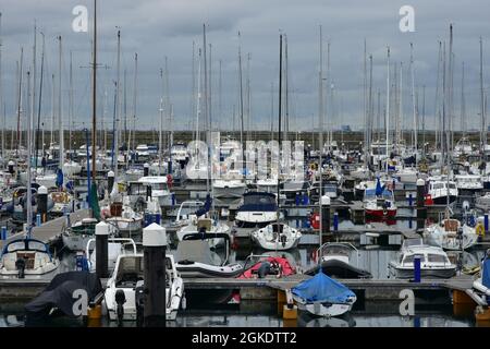 Segelboote in Dun Laoghaire, Dunleary, Marina, Irland Stockfoto