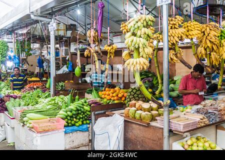 MALE, MALEDIVEN - 11. JULI 2016: Obst und Gemüse auf dem Produce Market in Male, Malediven. Stockfoto